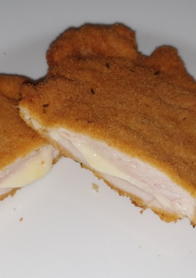 Una foto de San Jacobo de pollo