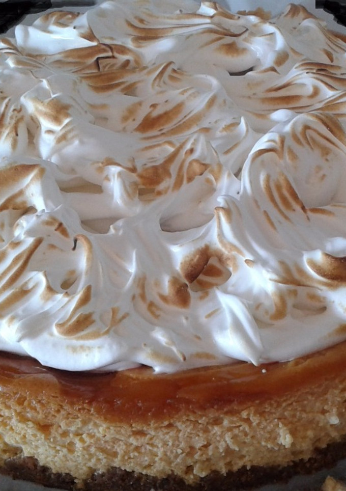 Una foto de Tarta de queso, limón y merengue