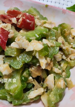 十分鐘上菜-鹹蛋炒苦瓜 的食譜成品照片