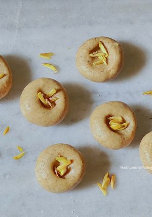 A picture of Instant Thandai Peda.