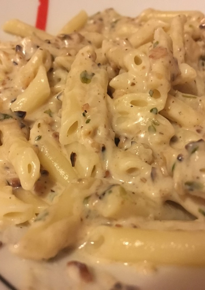 Una foto de Macarrones en salsa de almendras
