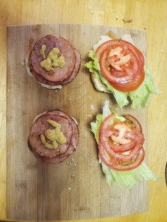 A picture of Tasty BLT.