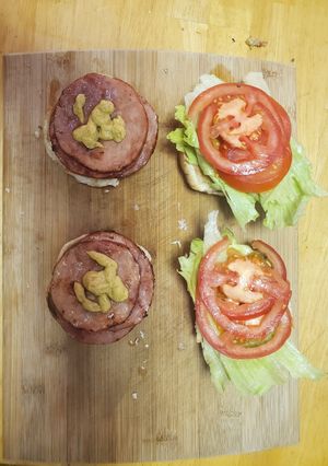 A picture of Tasty BLT.