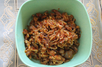 Bagaimana Membuat Ayam Suwir Pedas Manis, Lezat