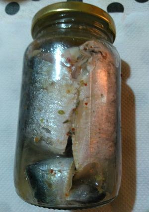 Una foto de Sardinas en salazón con aceite y vinagre