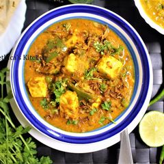 A picture of Cheesy Matar Paneer.