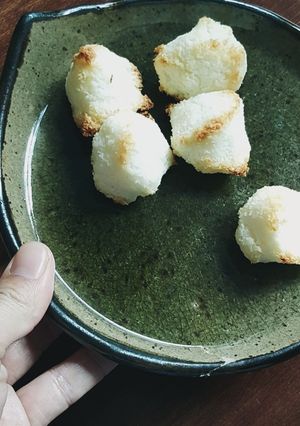 Hình của món Coconut Macaroons (source Imadethisdish).
