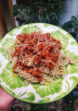 Una foto de Pasta boloñesa vegetariana/ Veg Bolognese pasta