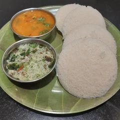 A picture of Idli Sambar.