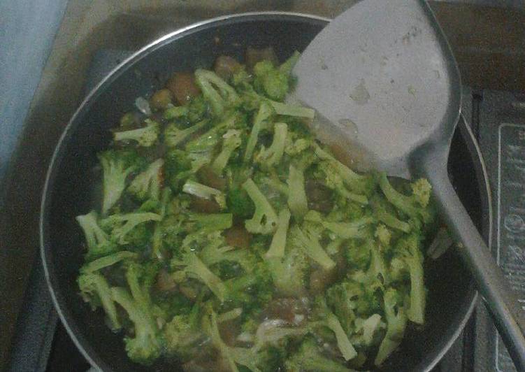 Resep tumis brokoli kikil ala-ala anak kosan😘😘, Anti Gagal