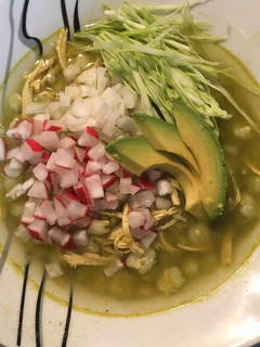 Una foto de Pozole Verde de pollo Sin grasa 🐓