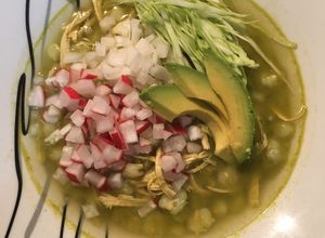 Una foto de Pozole Verde de pollo Sin grasa 🐓