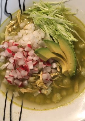 Una foto de Pozole Verde de pollo Sin grasa 🐓