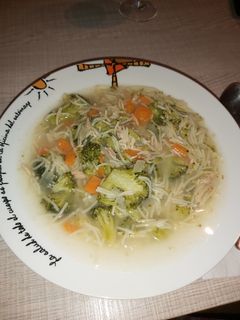 Una foto de Caldo de pavo y verduras