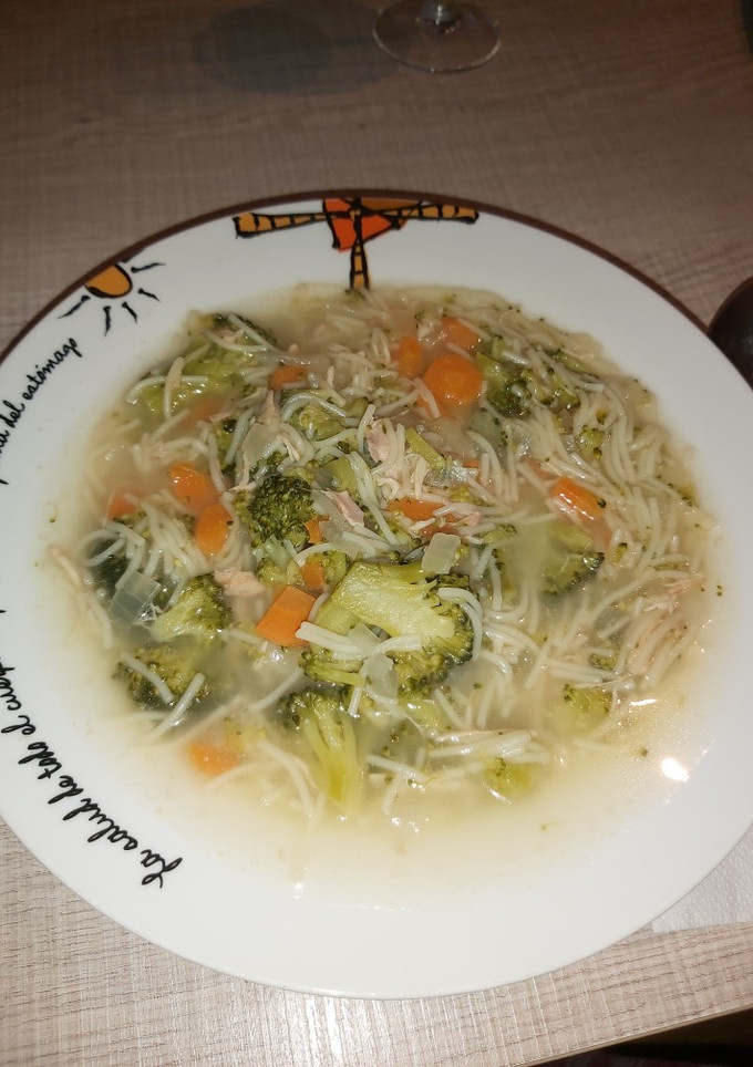 Una foto de Caldo de pavo y verduras