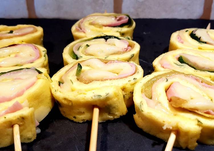 Rotolini di frittata con zucchine grigliate, prosciutto cotto e