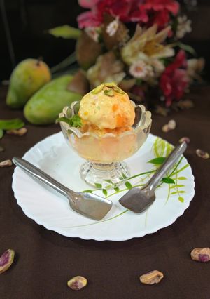 મેંગો આઇ સ્કીમ (Mango Icecream Recipe in Gujarati) રેસીપી મુખ્ય ફોટો