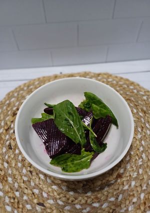Una foto de Ensalada de rúcula y remolacha