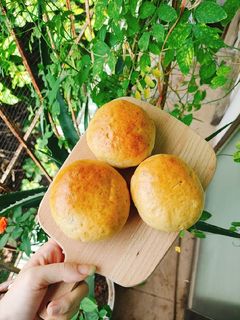 Hình của món Bánh mì chuối nhân chocolate (Banana buns).