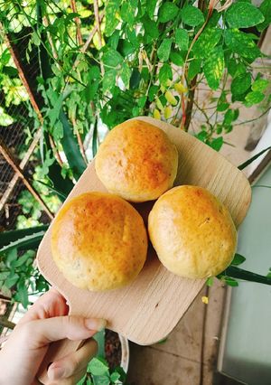Hình của món Bánh mì chuối nhân chocolate (Banana buns).