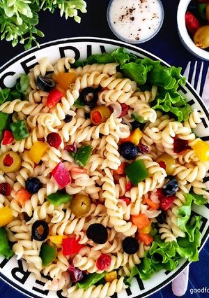 A picture of Rainbow pasta salad #eattherainbow.