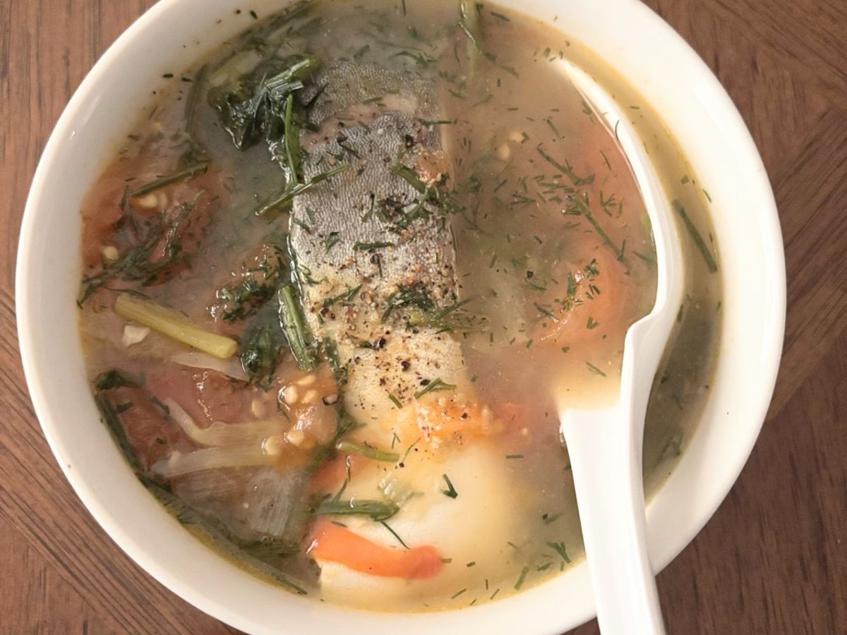 Cá chim trắng nấu ngót thìa là