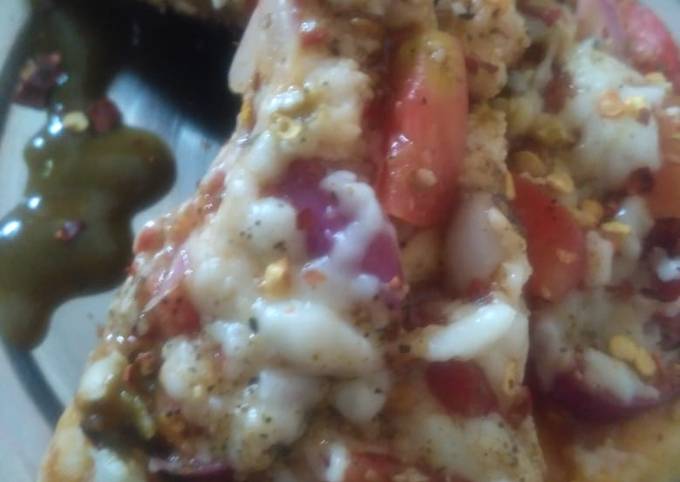 Cheesy pizza