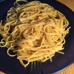 A picture of Peperoncino (Spaghetti with Garlic, Oil, and Chili Peppers).