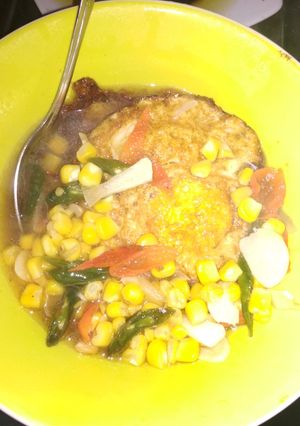Foto resep Telur ceplok kuah jagung pedas manis