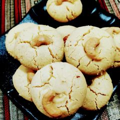 A picture of Cookies or nankhatai.