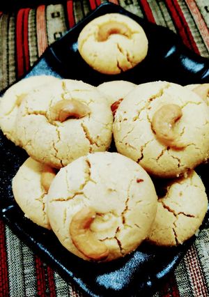 A picture of Cookies or nankhatai.