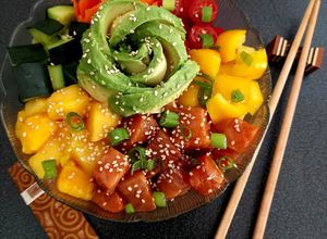 Una foto de Pokebowl de salmón