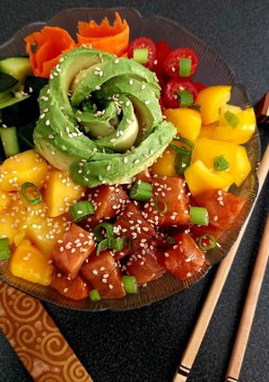 Una foto de Pokebowl de salmón