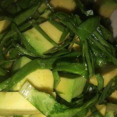 A picture of Spinach Avocado 🥑 Salad.