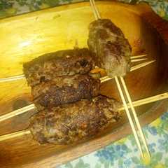 Una foto de Brochetas de Carne
