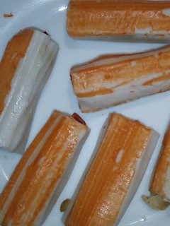 Una foto de Palitos de surimi rellenos