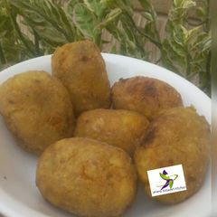 A picture of Potato nuggets.