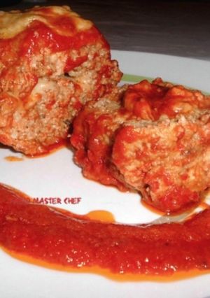 Foto di Polpette di Tritato Misto con ripieno di Scamorza Affumicata al Sugo