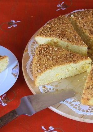 A picture of New Year’s Day Cake with Tsoureki Flavor.