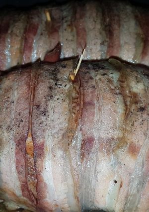 Una foto de 🥩Lomo de res entero envuelto en Tocino🥓