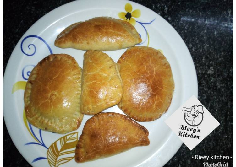 Step-by-Step Guide to Prepare Favorite Meat pie