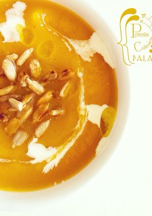 Una foto de Crema de calabaza, zanahoria y jengibre