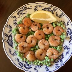 A picture of California Farm Tiger Shrimp with Peas in Ginger.