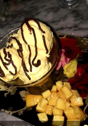 A picture of Mango Ice cream🍨.