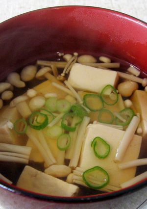 A picture of Tofu & Enoki Clear Soup.