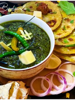 સરસોં દા સાગ ઔર મક્કી કી રોટી (સ્મોકી ફ્લેવર) વિથ પંજાબી લસ્સી રેસીપી મુખ્ય ફોટો