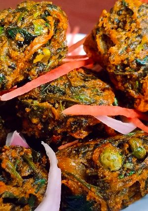 मेथी साग के पकौड़े (methi saag ke pakode recipe in Hindi) रेसिपी मुख्य फोटो