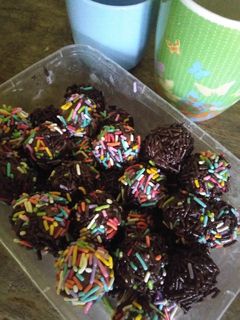 Foto resep Bola Coklat Biskuit Marie 🍫🍪