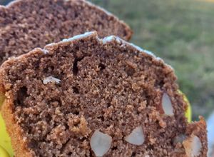 Una foto de Budín integral de chocolate y almendras sin azúcar