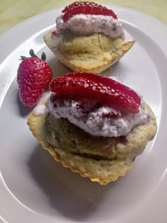 Una foto de Budincitos de Queso Crema y Frutillas